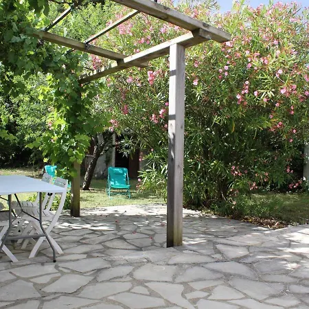 Maison A Deux Pas De La Plage Avec 5 Pieces, 9 Couchages, Terrasse Et Parking - St Denis D'oleron - Fr-1-246a-143 *