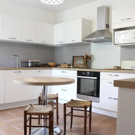 Ferienhaus Maison A Deux Pas De La Plage Avec 5 Pieces, 9 Couchages, Terrasse Et Parking - St Denis D'oleron - Fr-1-246a-143