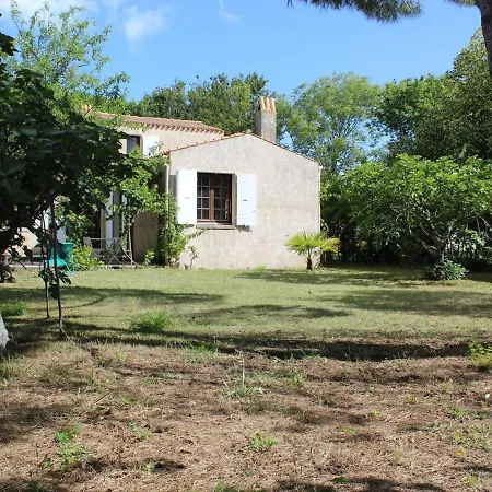 Ferienhaus Maison A Deux Pas De La Plage Avec 5 Pieces, 9 Couchages, Terrasse Et Parking - St Denis D'oleron - Fr-1-246a-143 *