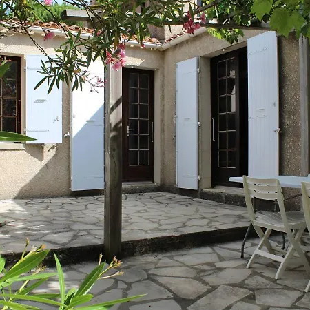 Maison A Deux Pas De La Plage Avec 5 Pieces, 9 Couchages, Terrasse Et Parking - St Denis D'oleron - Fr-1-246a-143 *