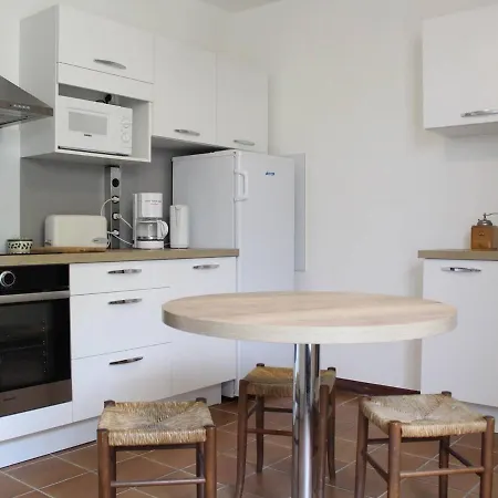 Maison A Deux Pas De La Plage Avec 5 Pieces, 9 Couchages, Terrasse Et Parking - St Denis D'oleron - Fr-1-246a-143